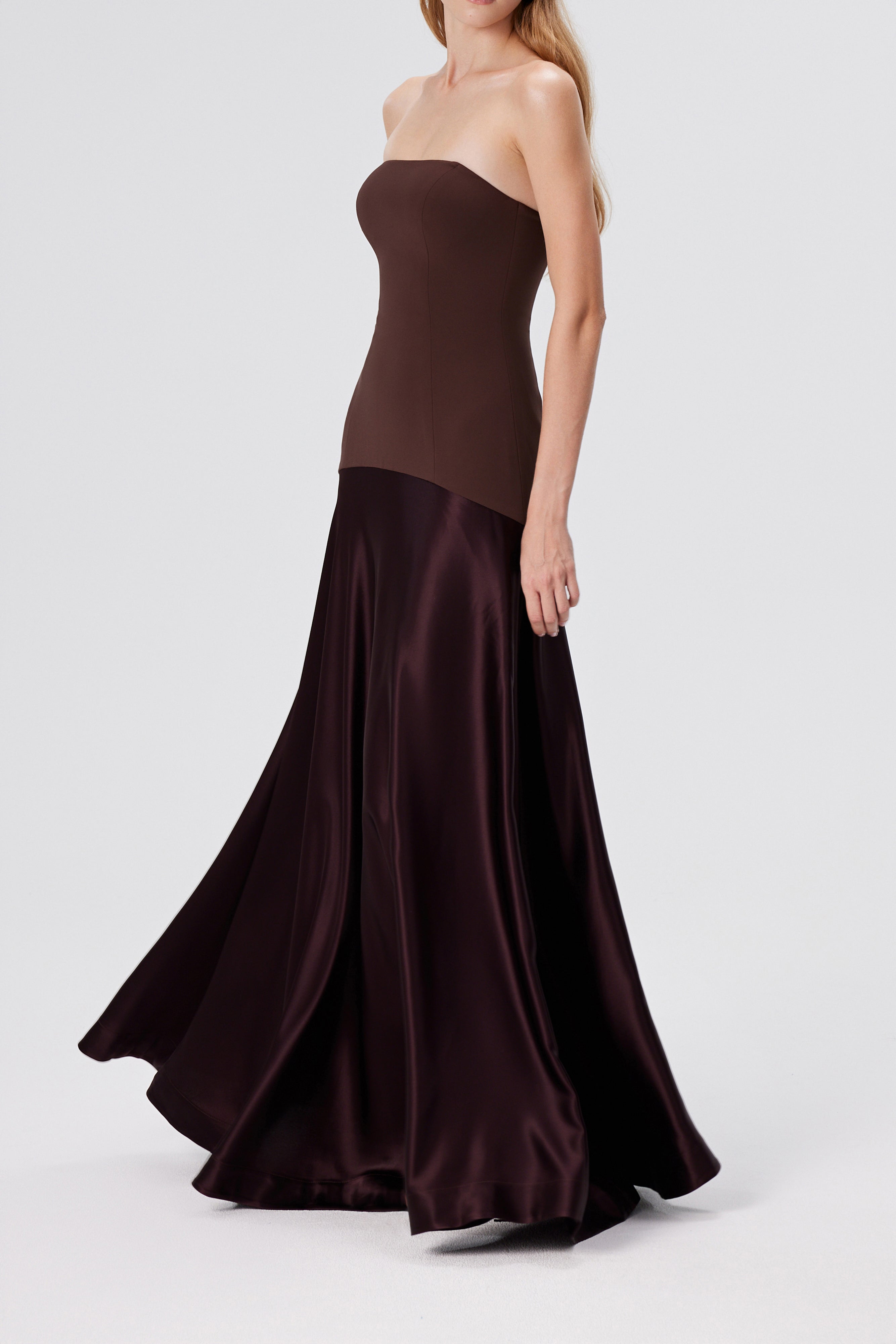 Vestido Elegante Contorno LUNARIA