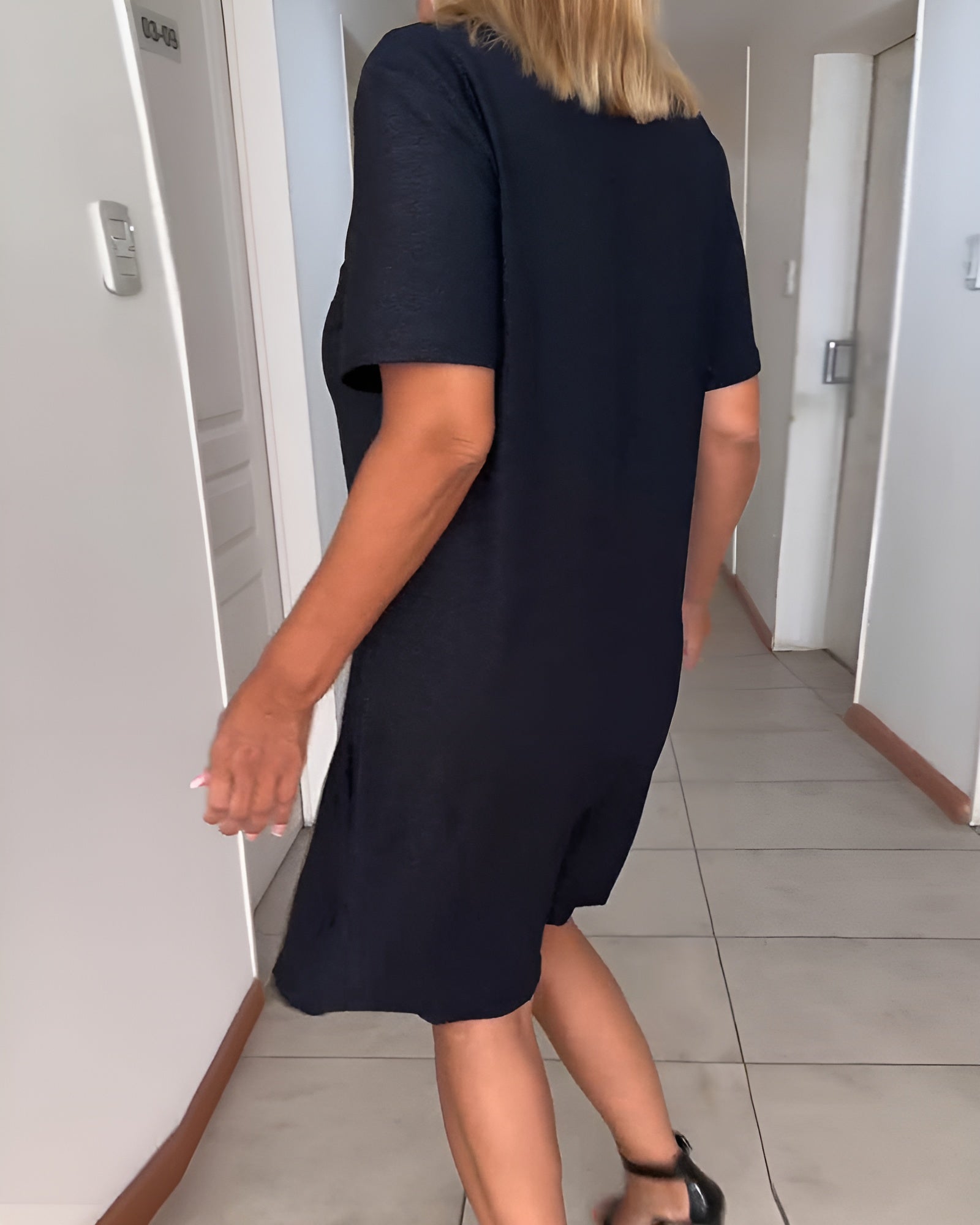 Laurence | Elegante vestido fruncido con cuello en V