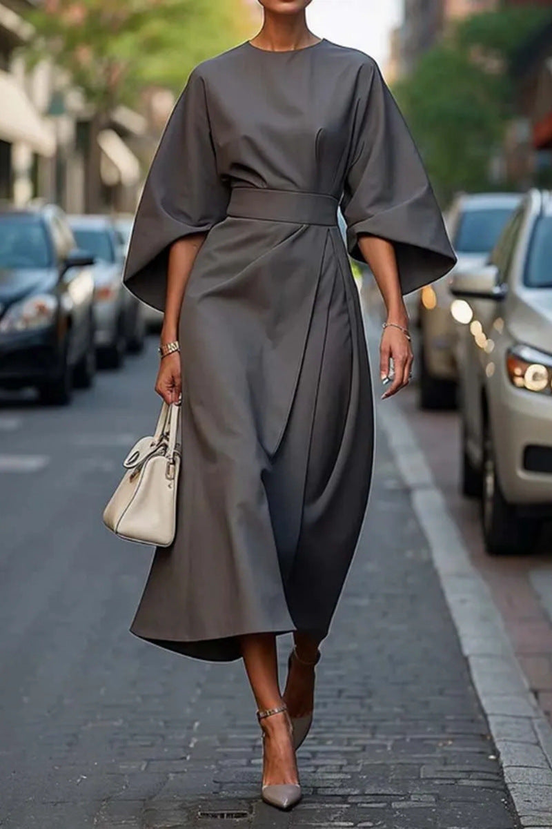 Lusi | Vestido de estilo con cinturón
