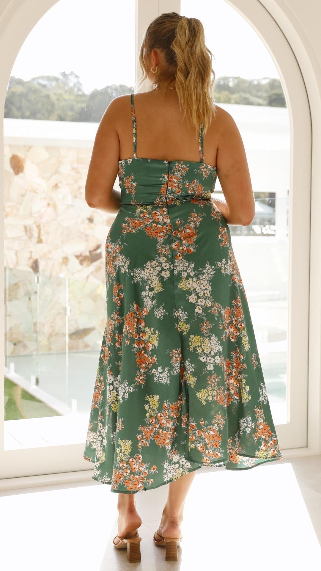 VESTIDO DE SATÉN CON FLORES