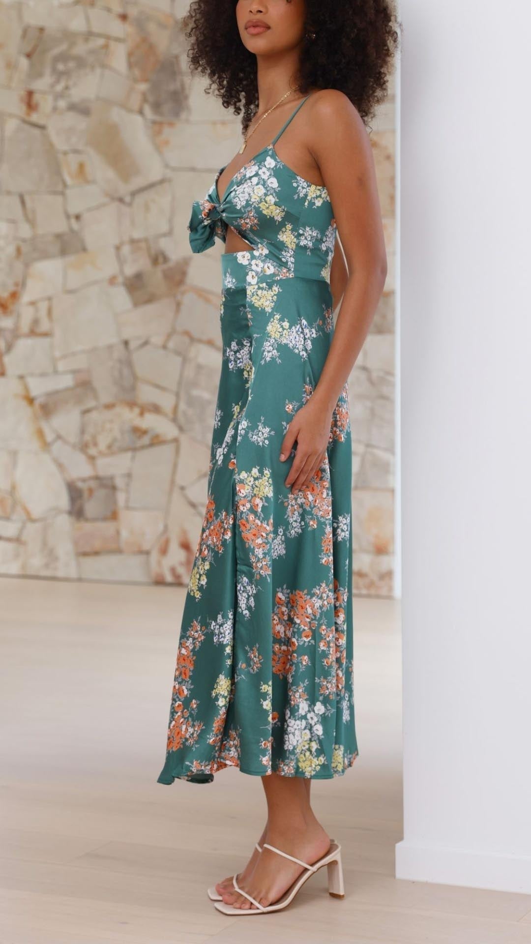 VESTIDO DE SATÉN CON FLORES