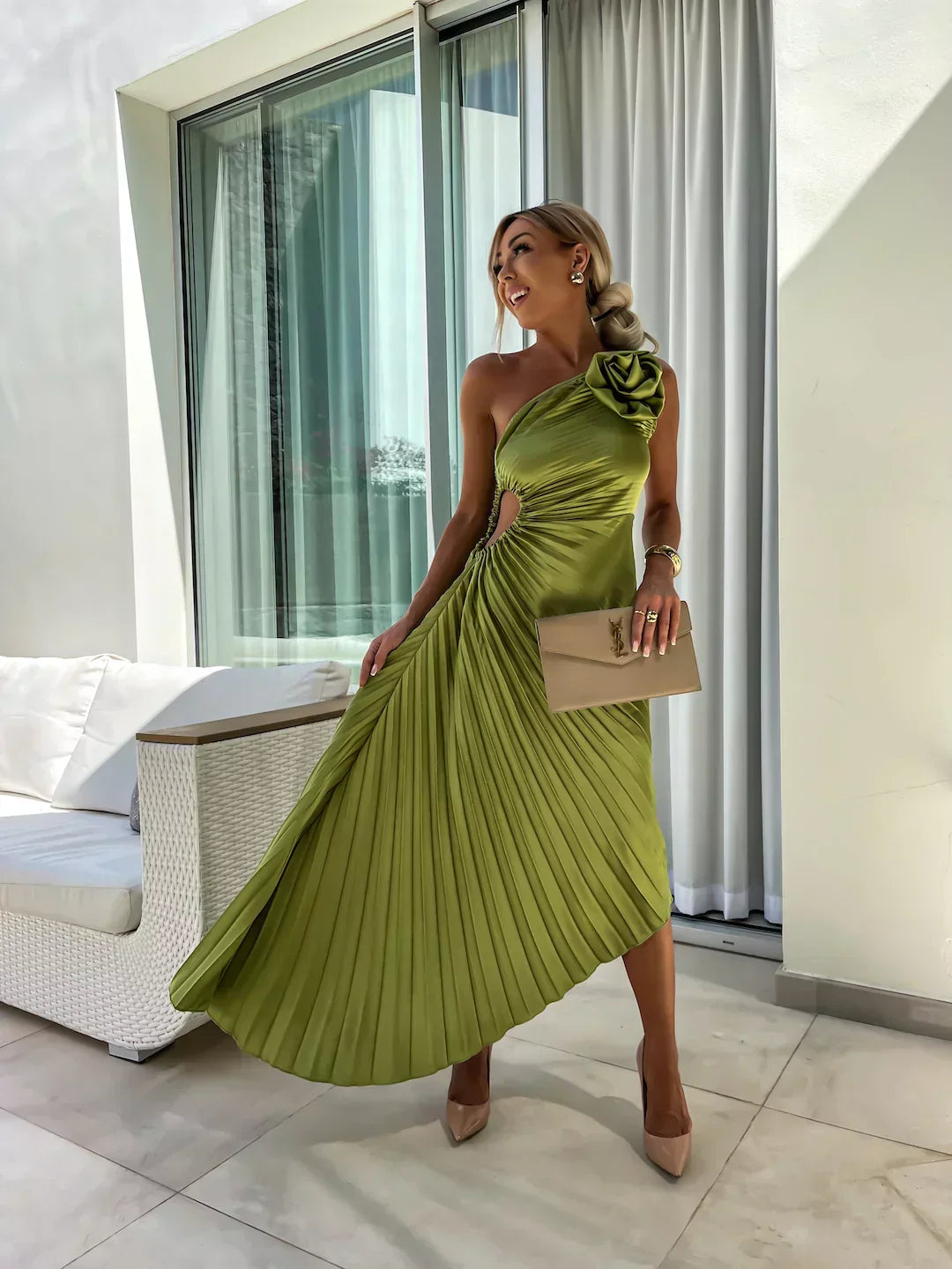 Lizbeth - Vestido de flores con un hombro descubierto