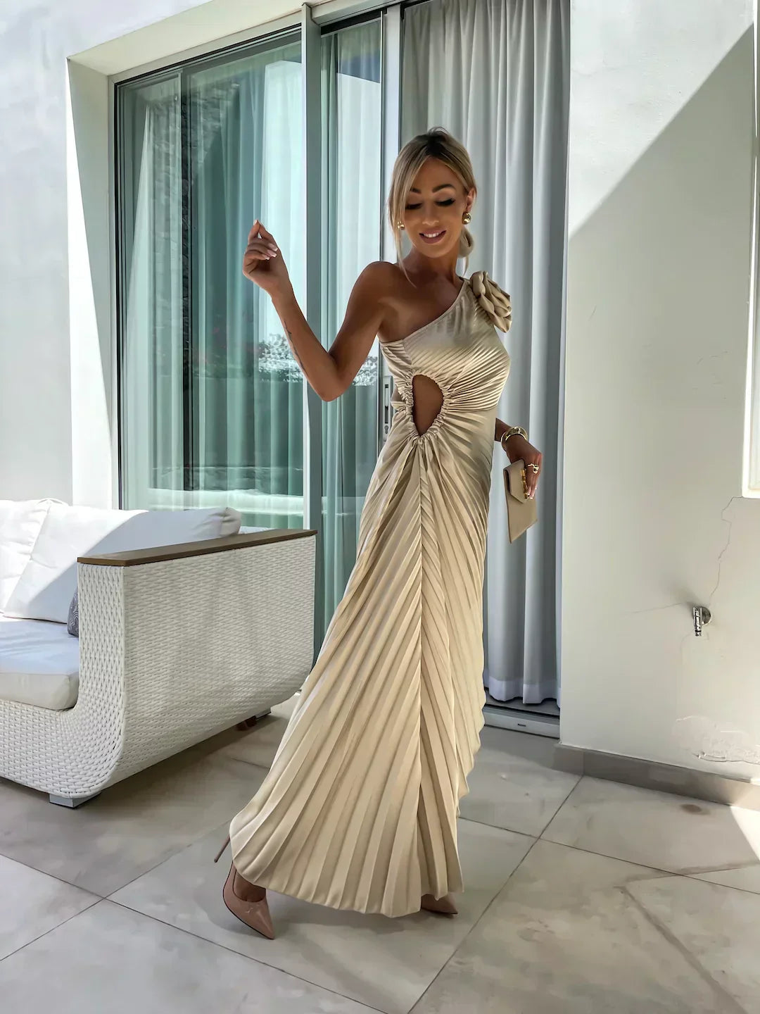 Lizbeth - Vestido de flores con un hombro descubierto