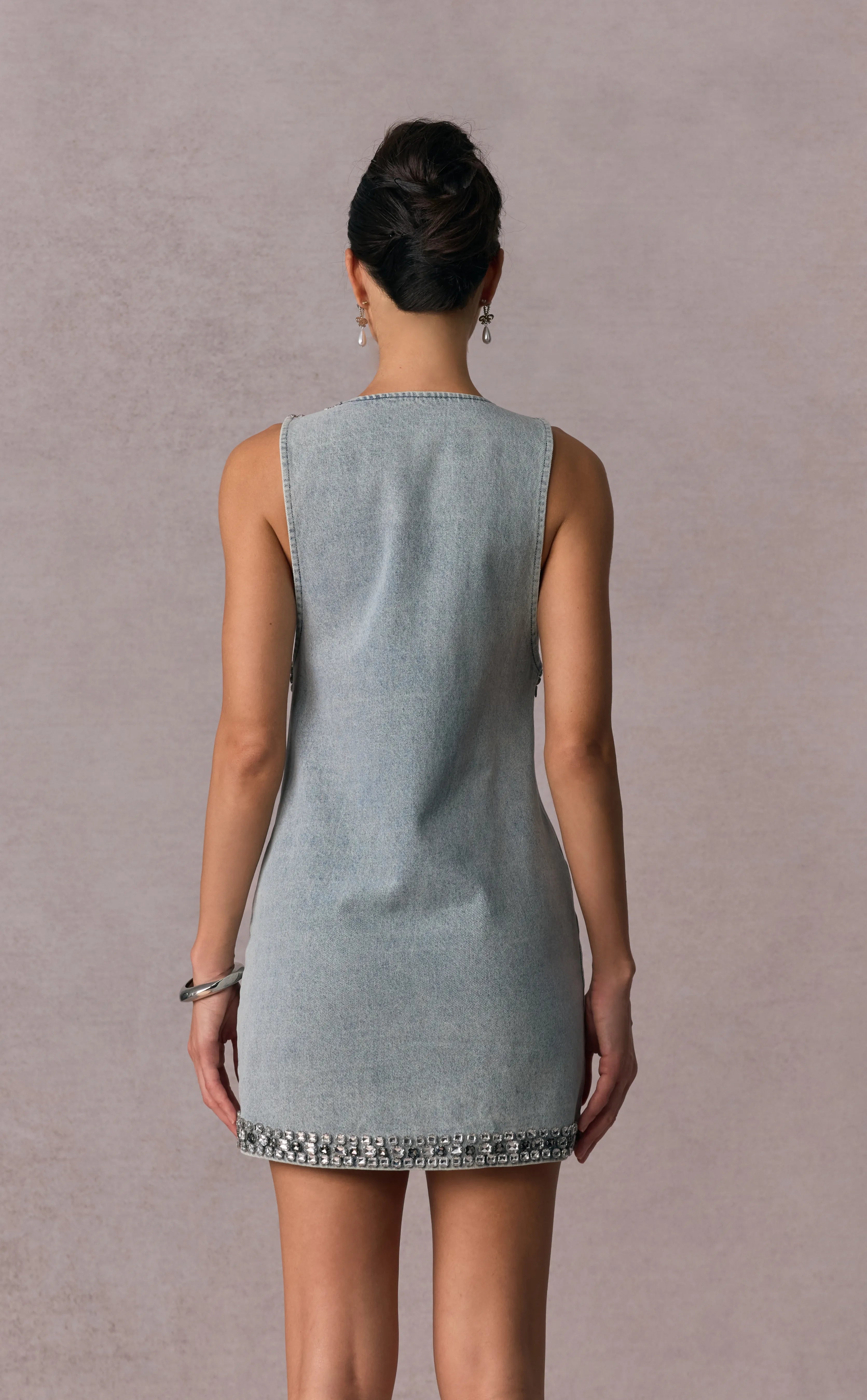 Vestido Mini de Denim Embellecido con Cristales ELYSIA