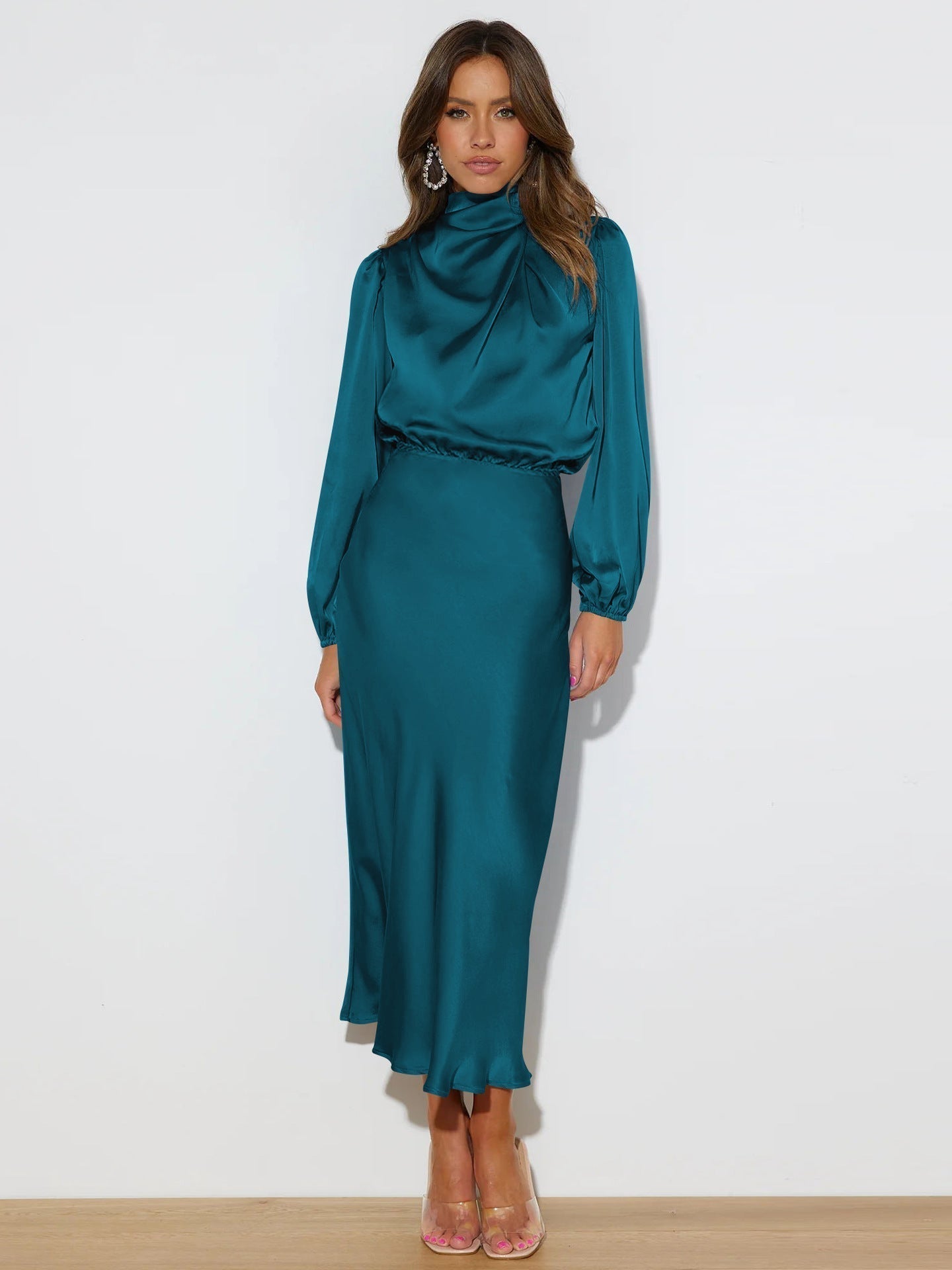 Isabella | Elegante vestido midi de satén