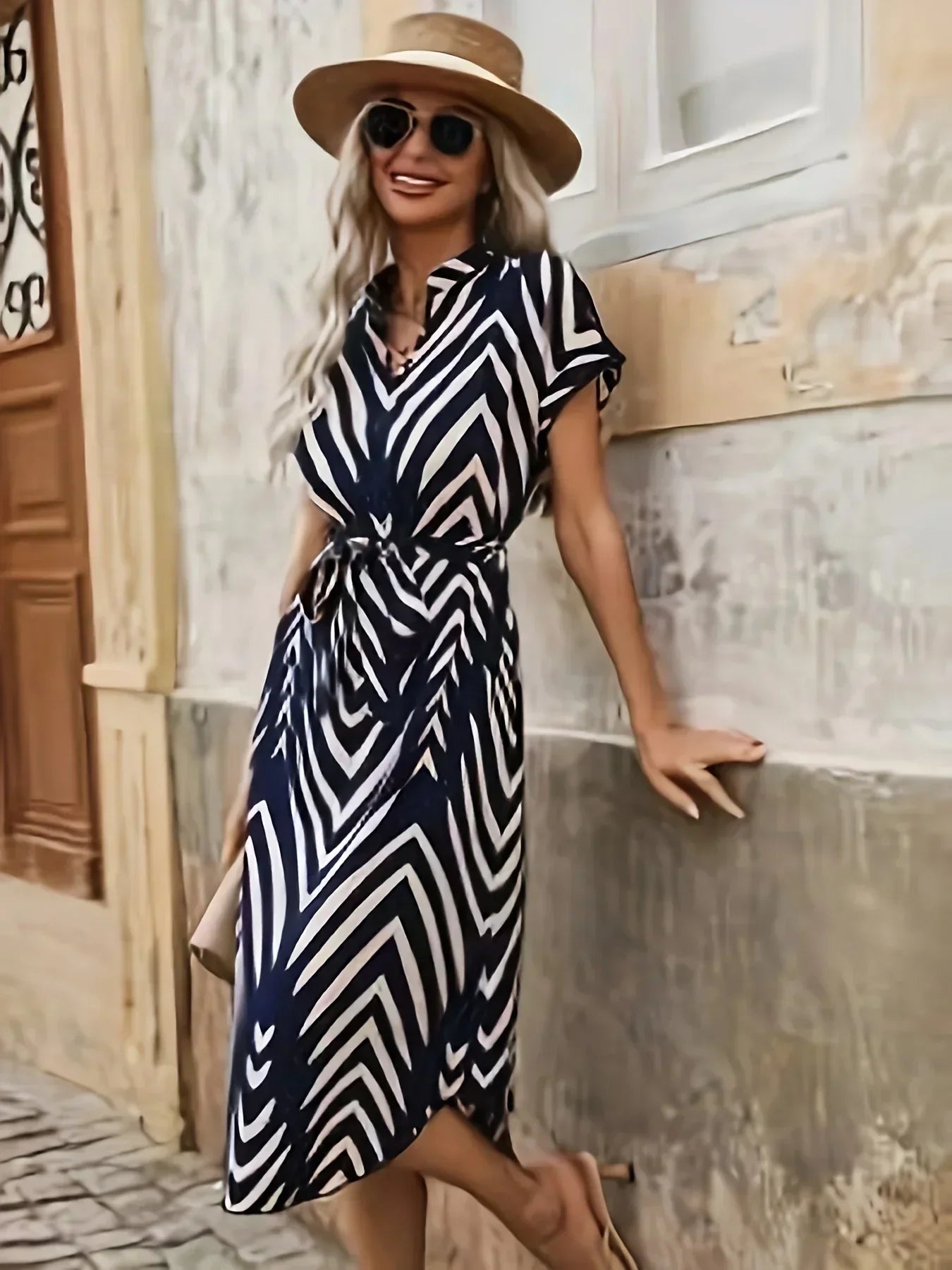Elly | Vestido de Patrón Geométrico con Nudo en la Parte Frontal