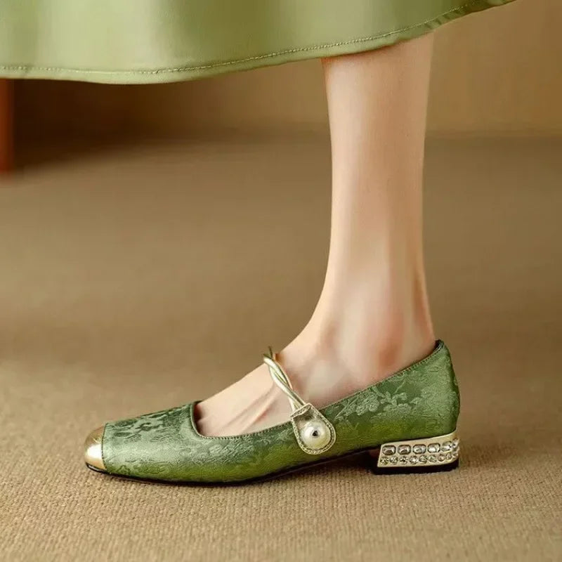 Melisa – Sandalias elegantes con bordado y ajuste