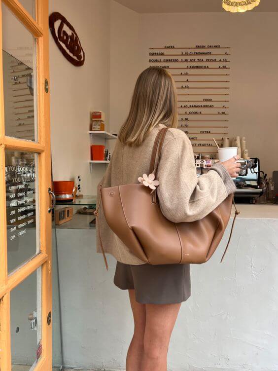 Valmere | Vintage Tote Bag