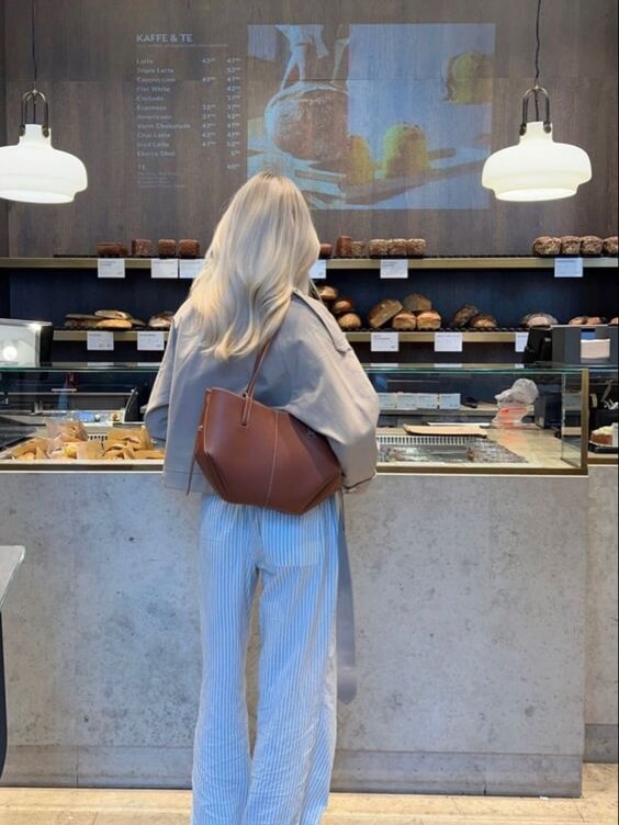 Valmere | Vintage Tote Bag