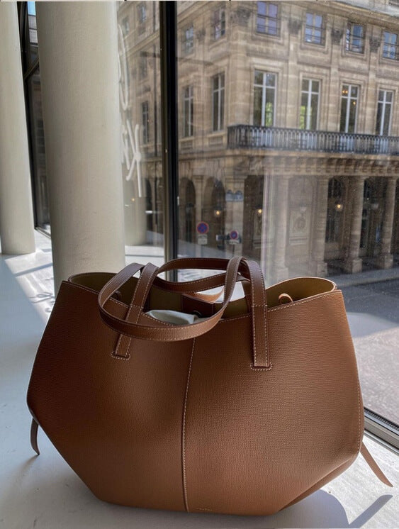 Valmere | Vintage Tote Bag