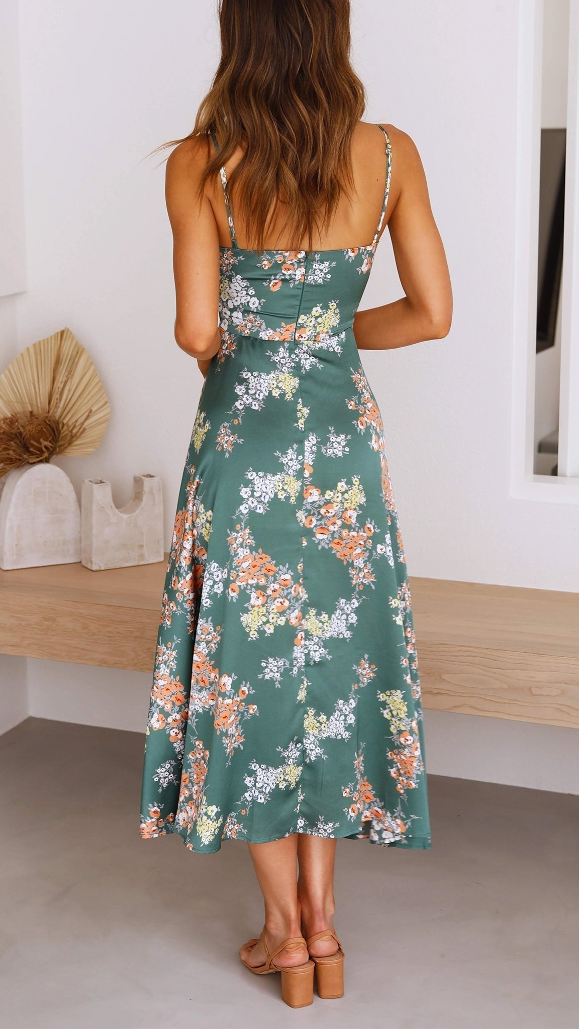 VESTIDO DE SATÉN CON FLORES