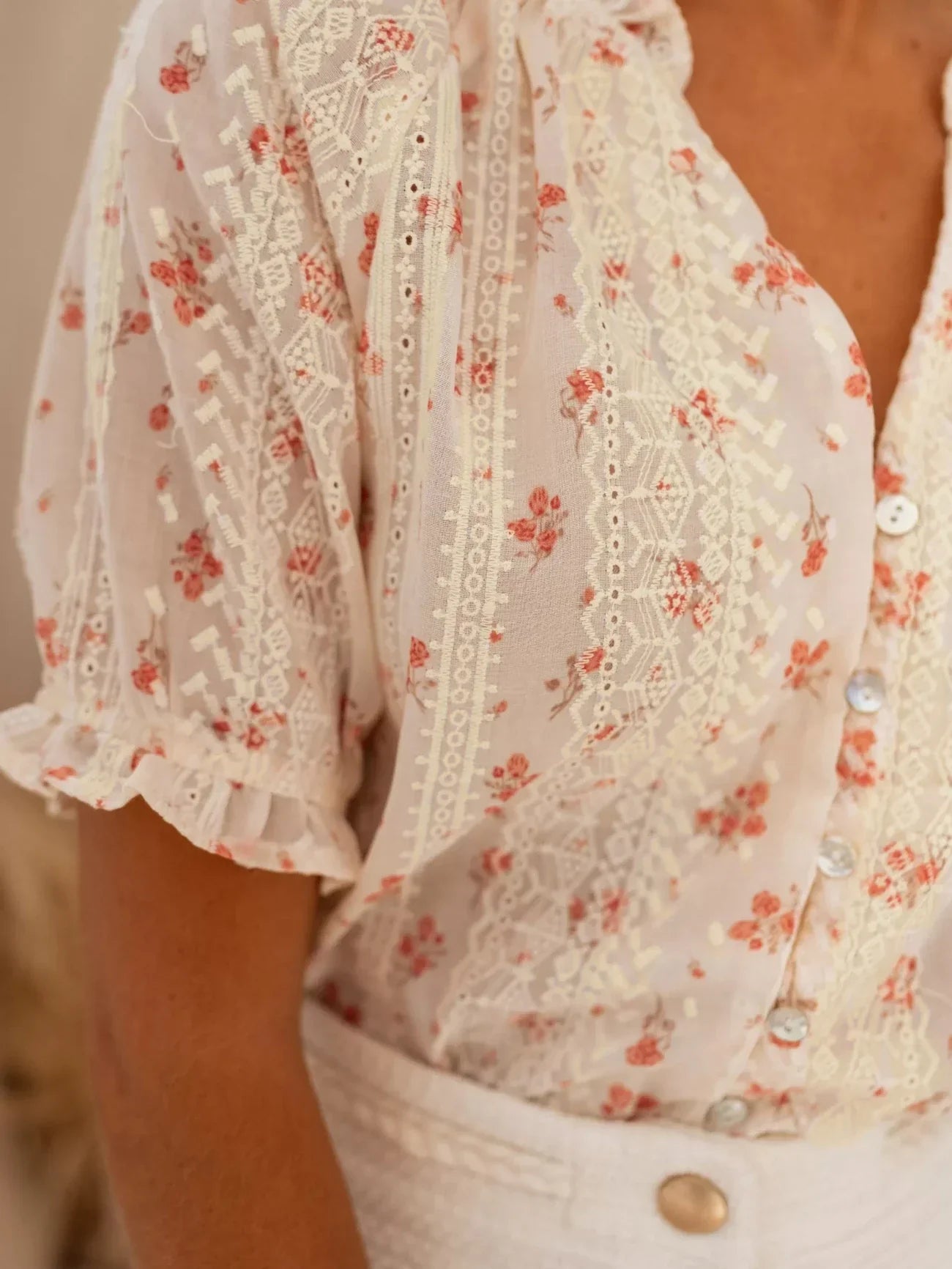 Elina™ — Blusa Floral con Encanto Veraniego
