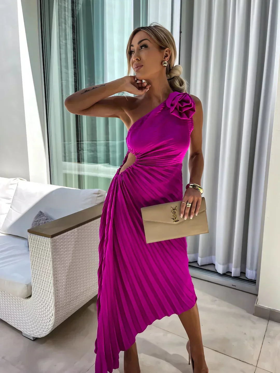 Lizbeth - Vestido de flores con un hombro descubierto