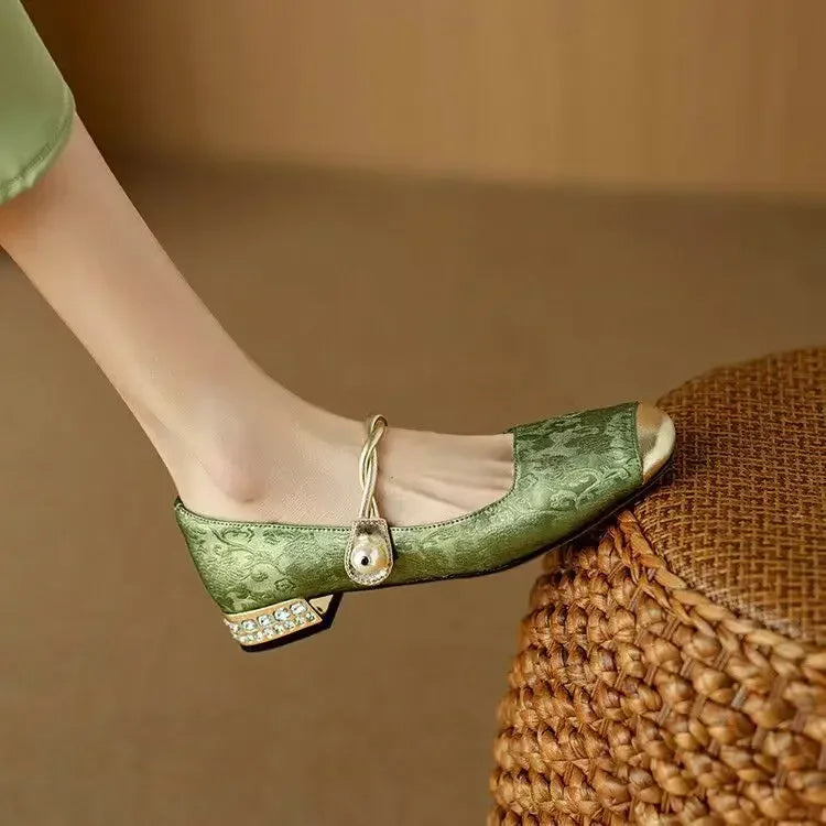 Melisa – Sandalias elegantes con bordado y ajuste