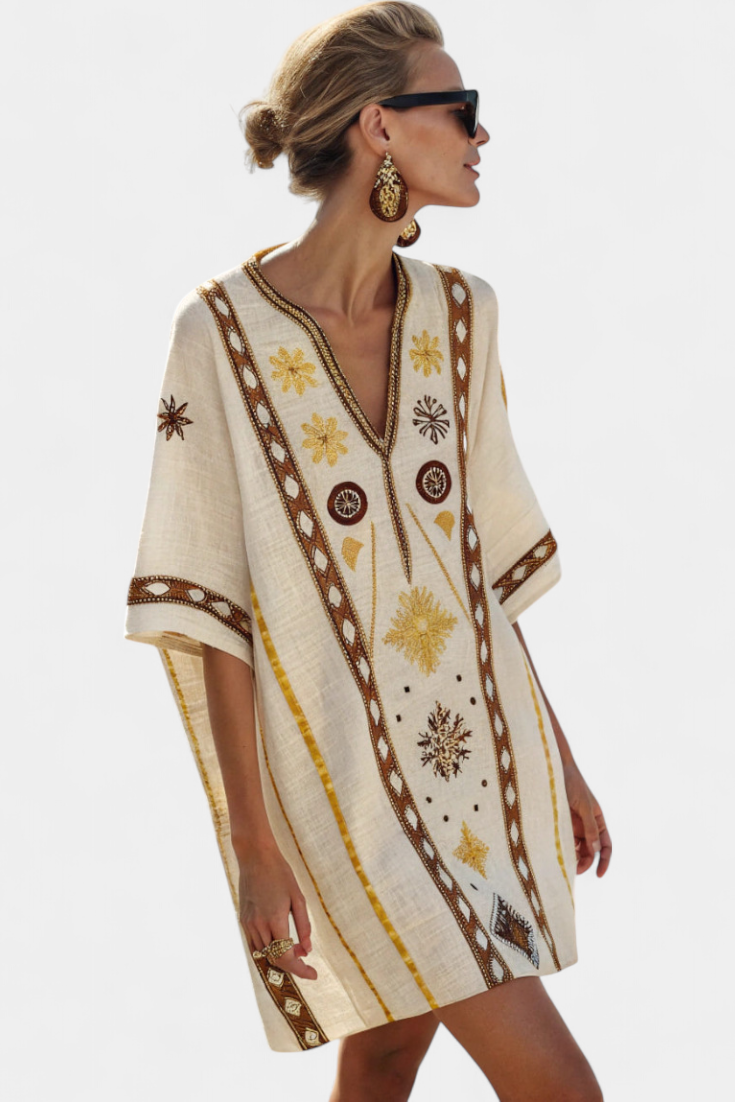 Kailani Kaftán Largo con Bordados Étnicos en Amarillo y Marrón
