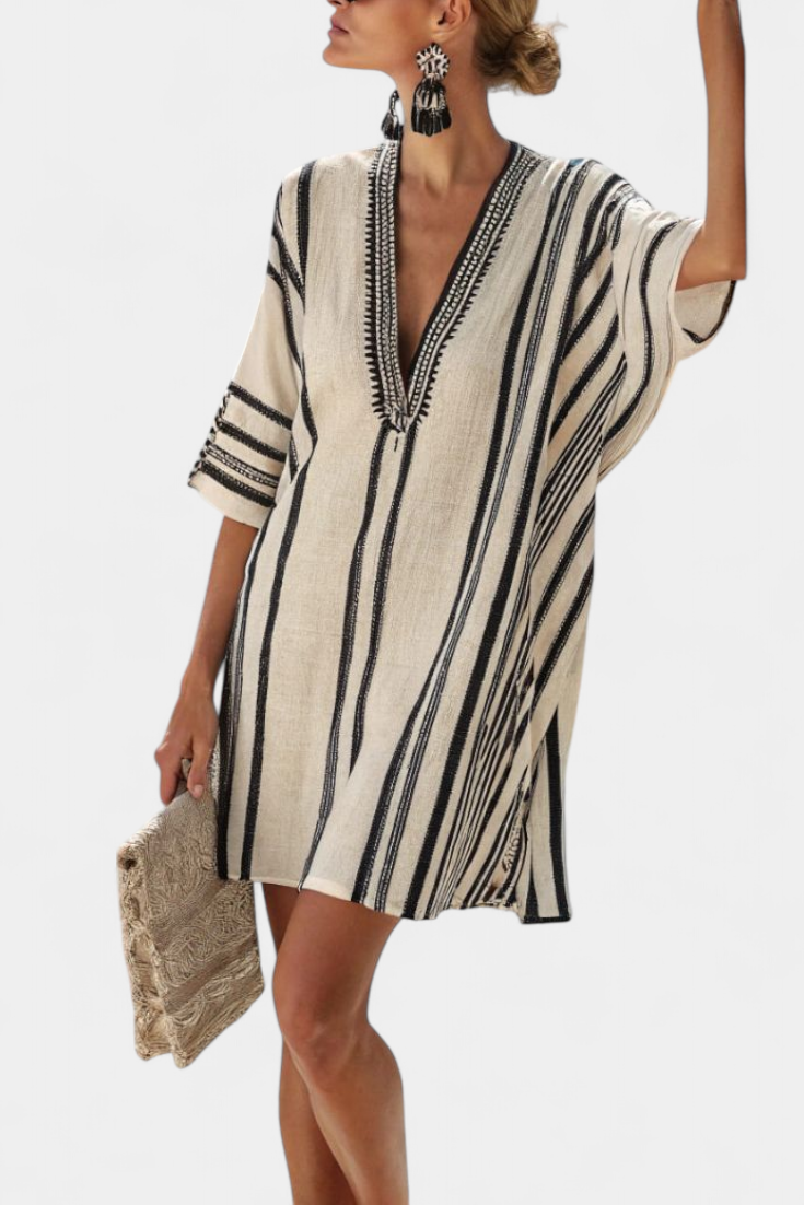 Kailani Vestido Corto de Rayas Negras con Estilo Mediterráneo