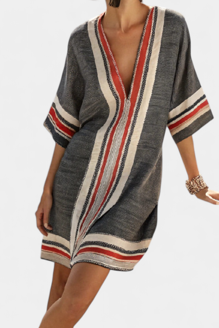 Kailani Vestido Corto Étnico con Rayas Rústicas en Rojo y Azul