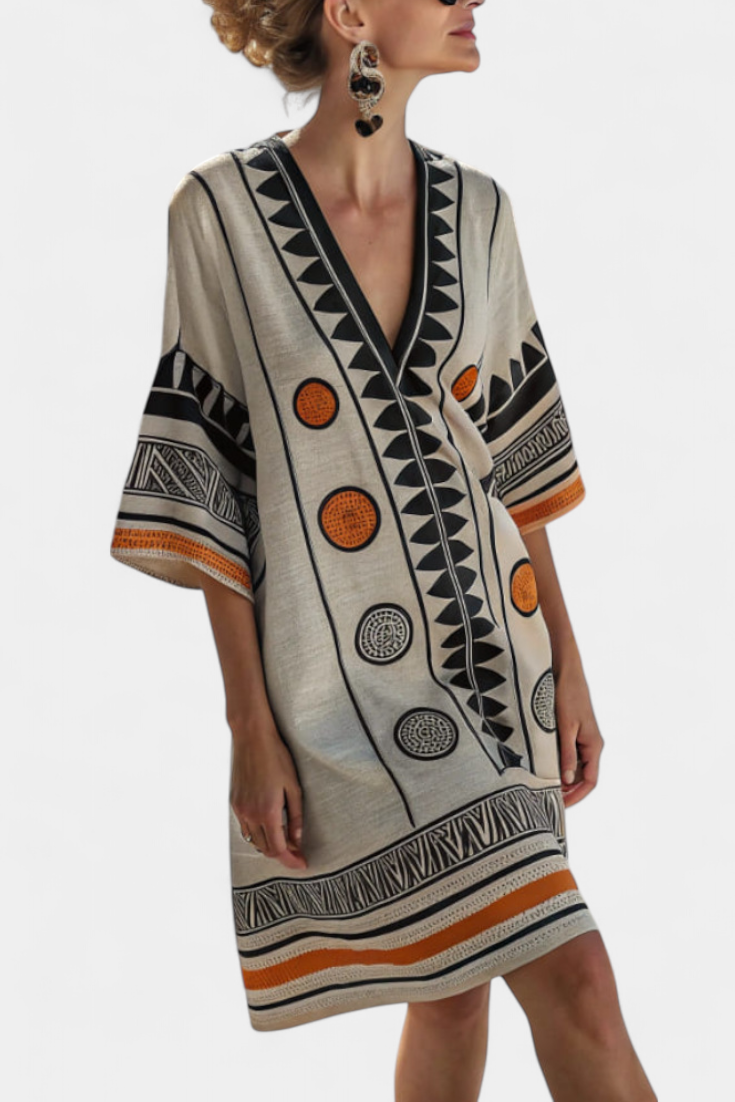 Kailani Vestido Corto con Bordados Gráficos y Silueta Desenfadada