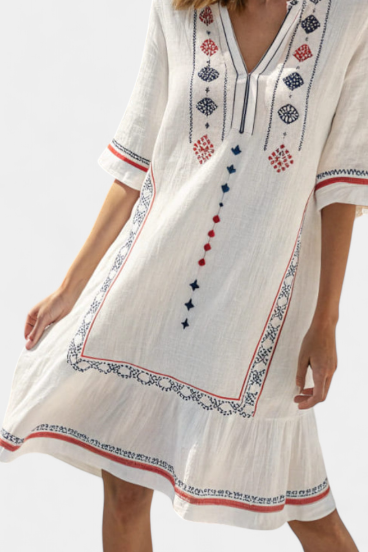 Kailani Vestido Étnico con Detalles Bordados y Bajo Fruncido