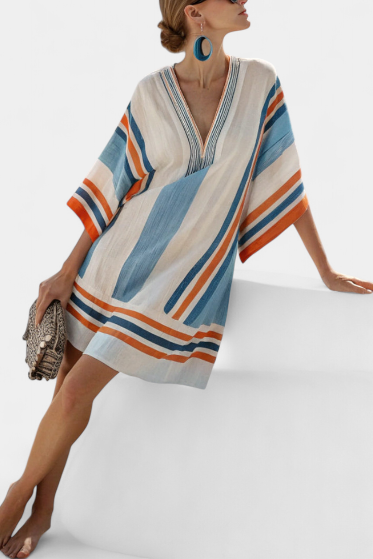Kailani – Vestido Corto Estilo Náutico con Rayas Diagonales y Corte Fluido