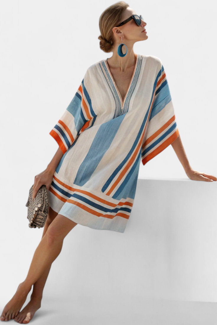 Kailani – Vestido Corto Estilo Náutico con Rayas Diagonales y Corte Fluido