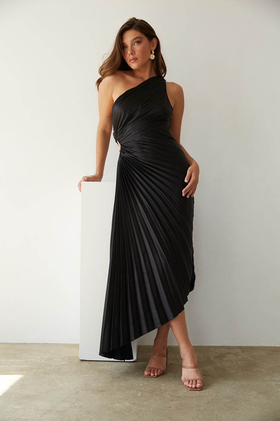 Sylviana - Vestido Midi Plisado de Un Hombro